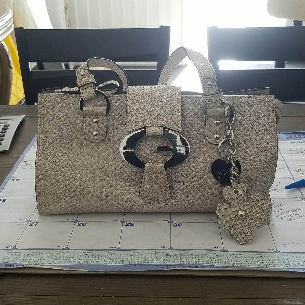 Guess Purse / Hand bag